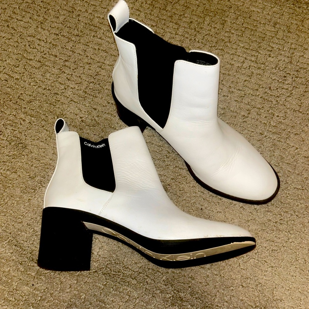 Calvin Klein White and black booties Size 9